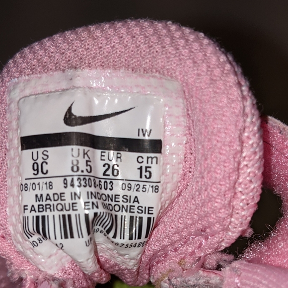 Nike Girls Revolution 4 Running Shoes Athletic - Picture 7 of 7